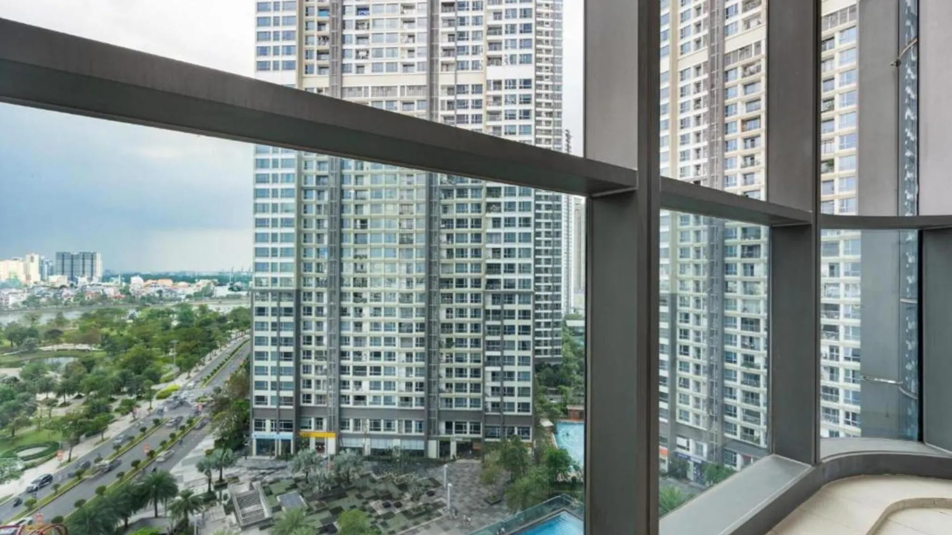Guest house The Suite Landmark Saigon Ho Chi Minh City